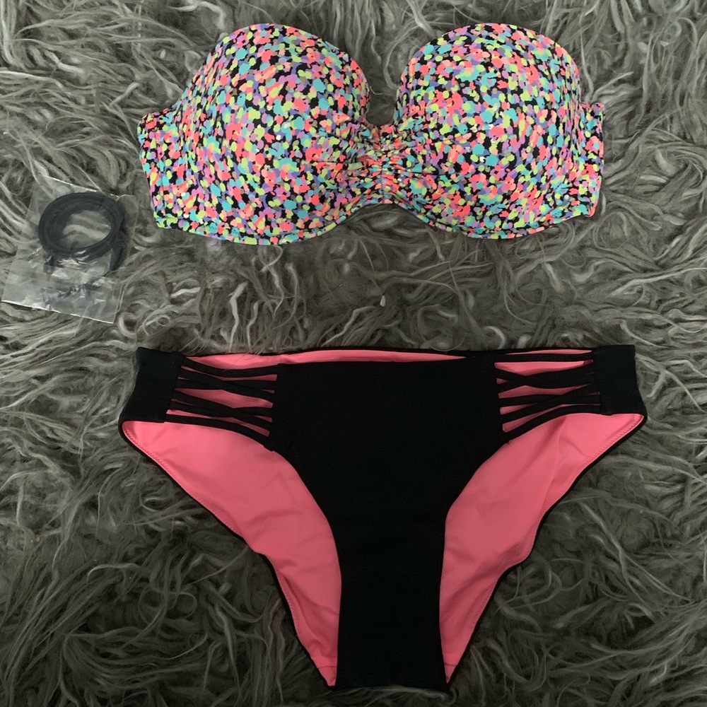 Victoria’s Secret bikini